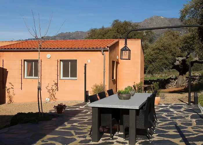 El Rabilargo Arroyomolinos de Montánchez